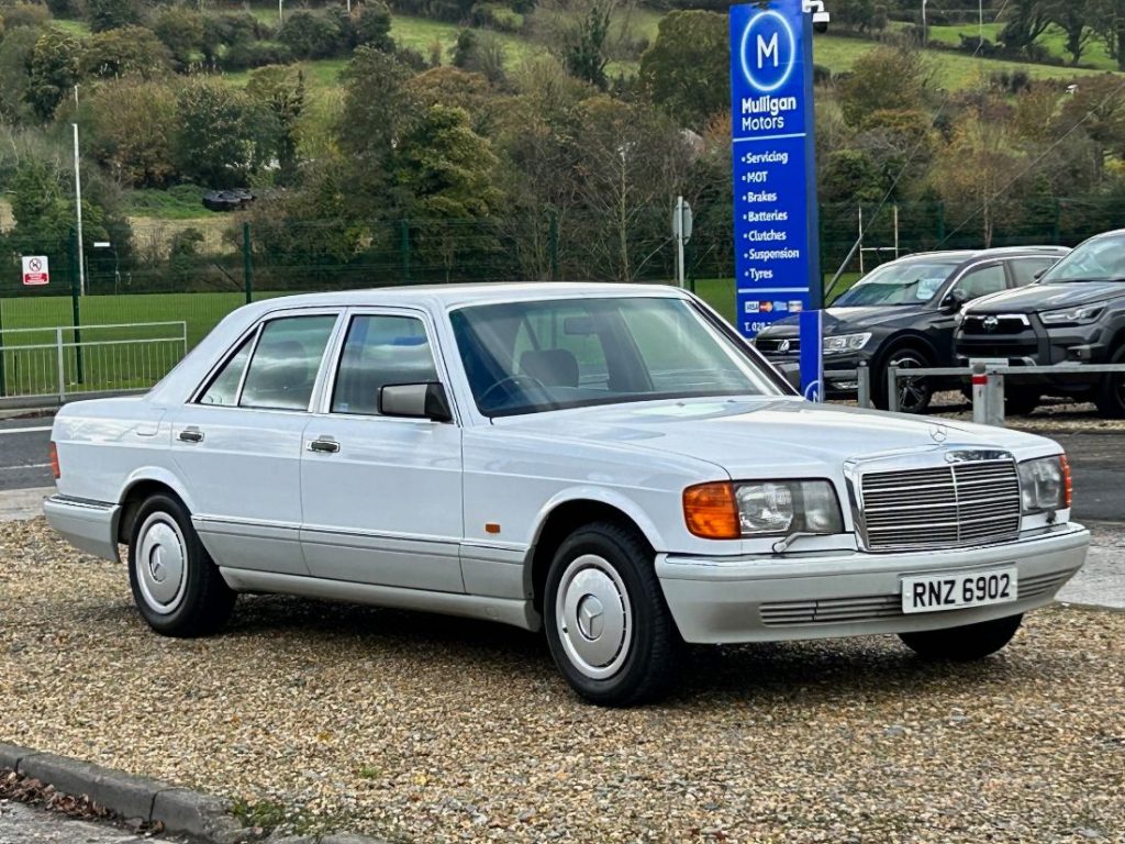 1990 Mercedes 300 SE Auto
